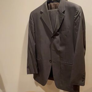 Look sharp in Jones NewYork full suit, 38L, wool & silk